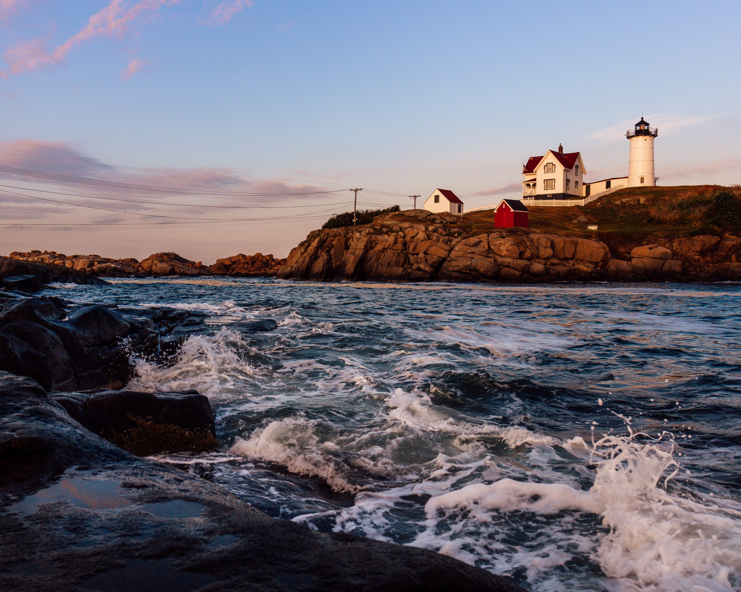 THINGS TO SEE IN YORK BEACH MAINE NUBBLE LIGHTHOUSE YORK MAINE